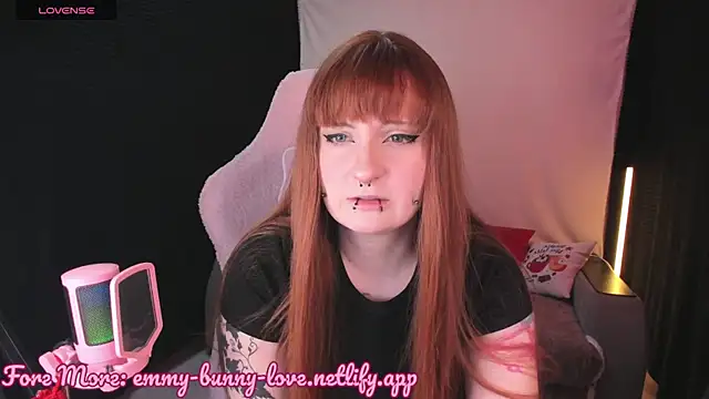 Snapshot of EmmyBunny chatting on October 23, 5:08 pm EmmyBunny online show from October 23, 5:08 pm