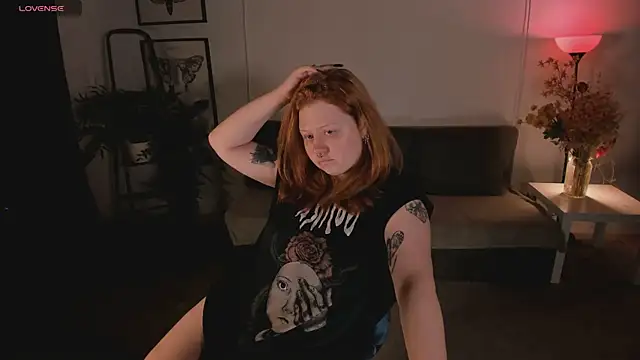 bitchofsun  online show from November 28, 4:10 pm