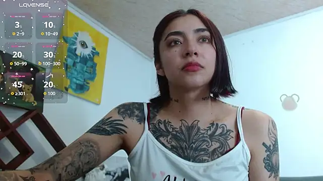 ZoeBakers  online show from October 29, 12:15 am