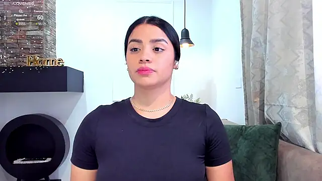 Paula Desousa online show from October 7, 8:24 pm