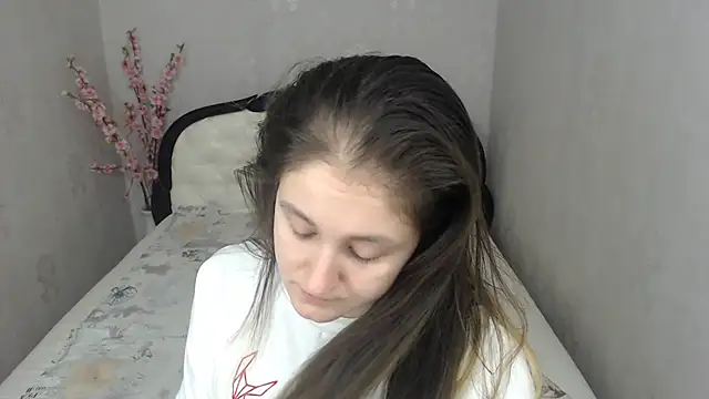 Holliy Cooper online show from December 14, 9:48 am