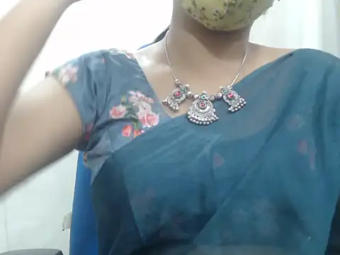 Lovely Siri 23 online show from November 9, 7:10 pm