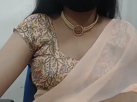 Lovely Siri 23 online show from February 6, 6:33 pm