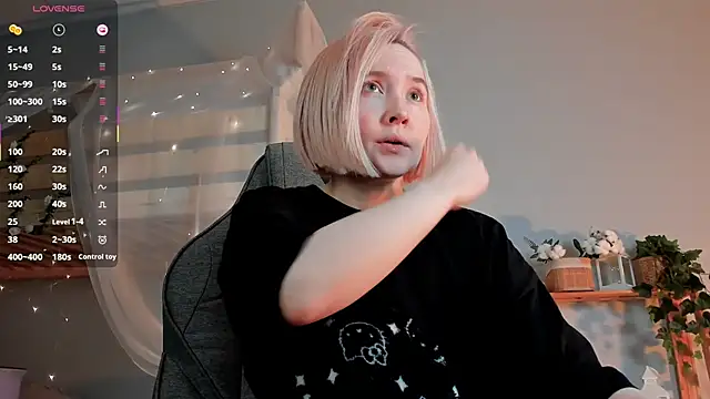 ReiYosimoto online show from November 11, 4:15 pm