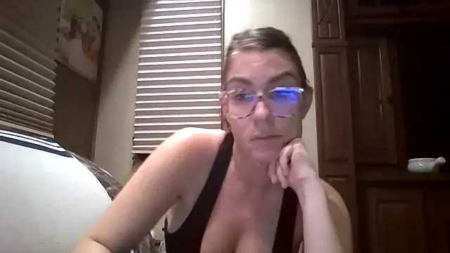 Snapshot of Milfywaysx chatting on September 19, 2:43 am Milfywaysx online show from September 19, 2:43 am